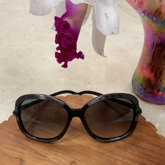 NWOT TODS SUNGLASSES JACKIE O STYLE BLACK AND GUNMETAL COLORS LIGHTWEIGHT - Picture 8 of 11